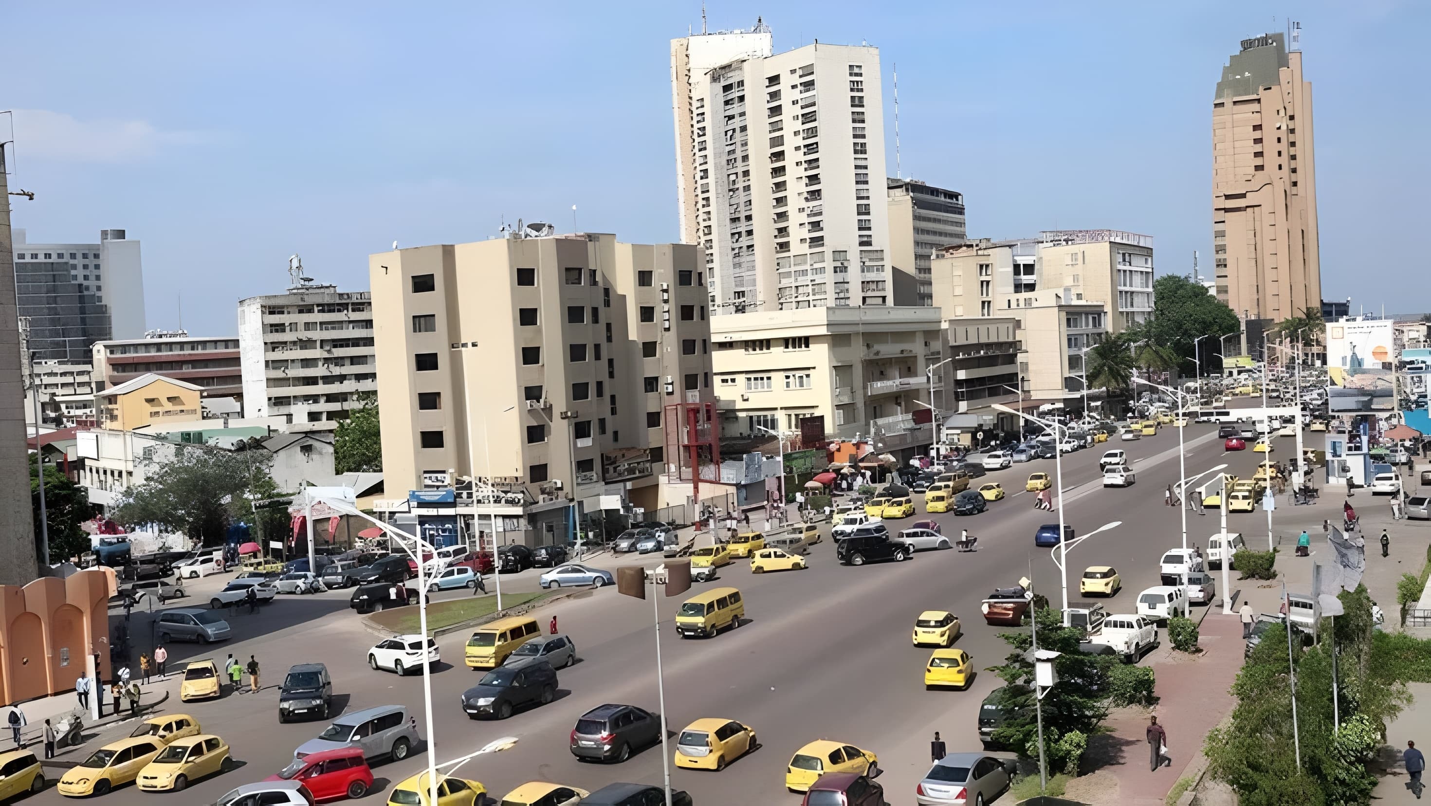 Études & Data Intelligence Background